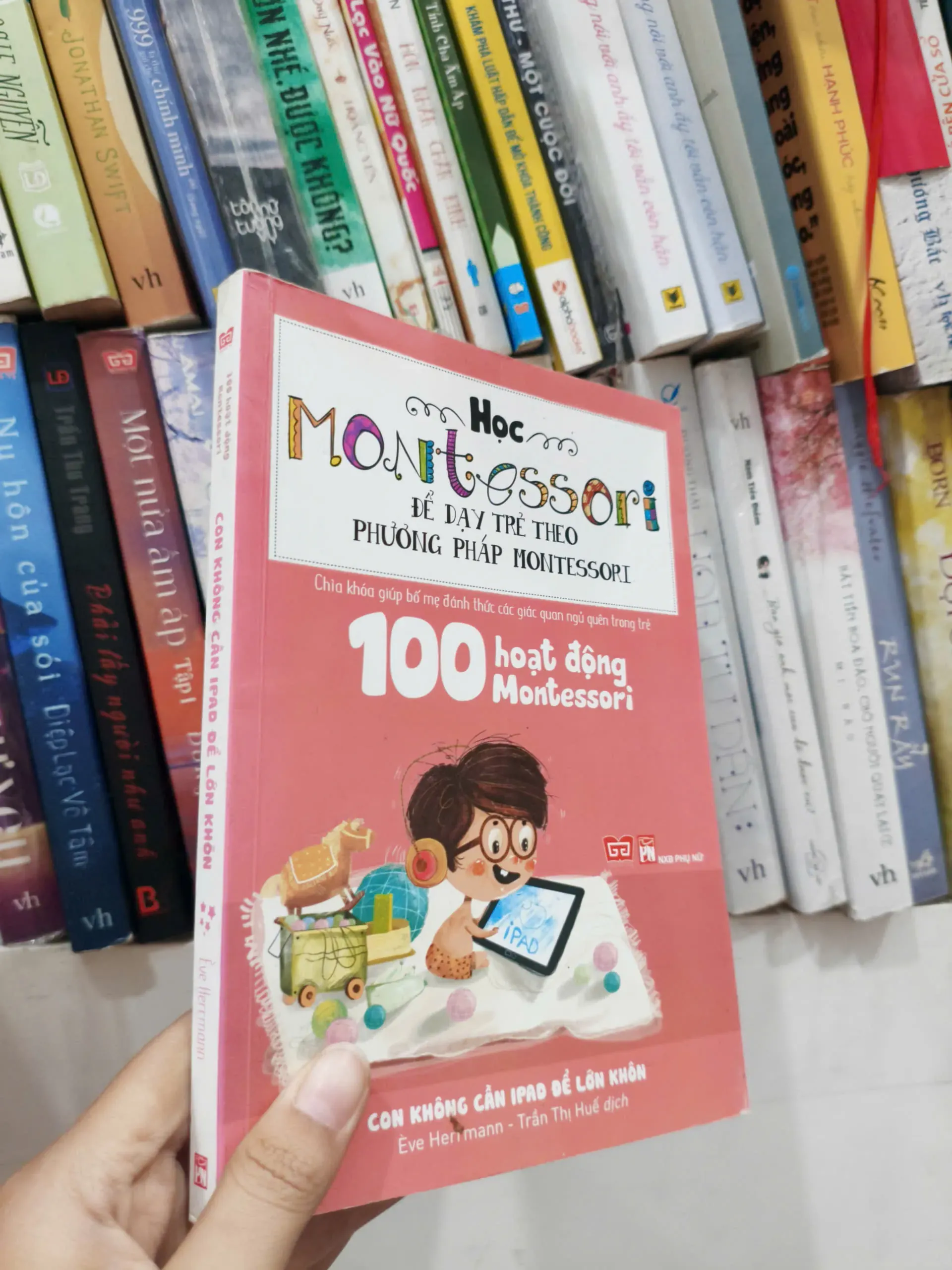 Con không cân ipad để lớn khôn 🍀 by  - Sách Book Cover - Ngọc Hiển Books