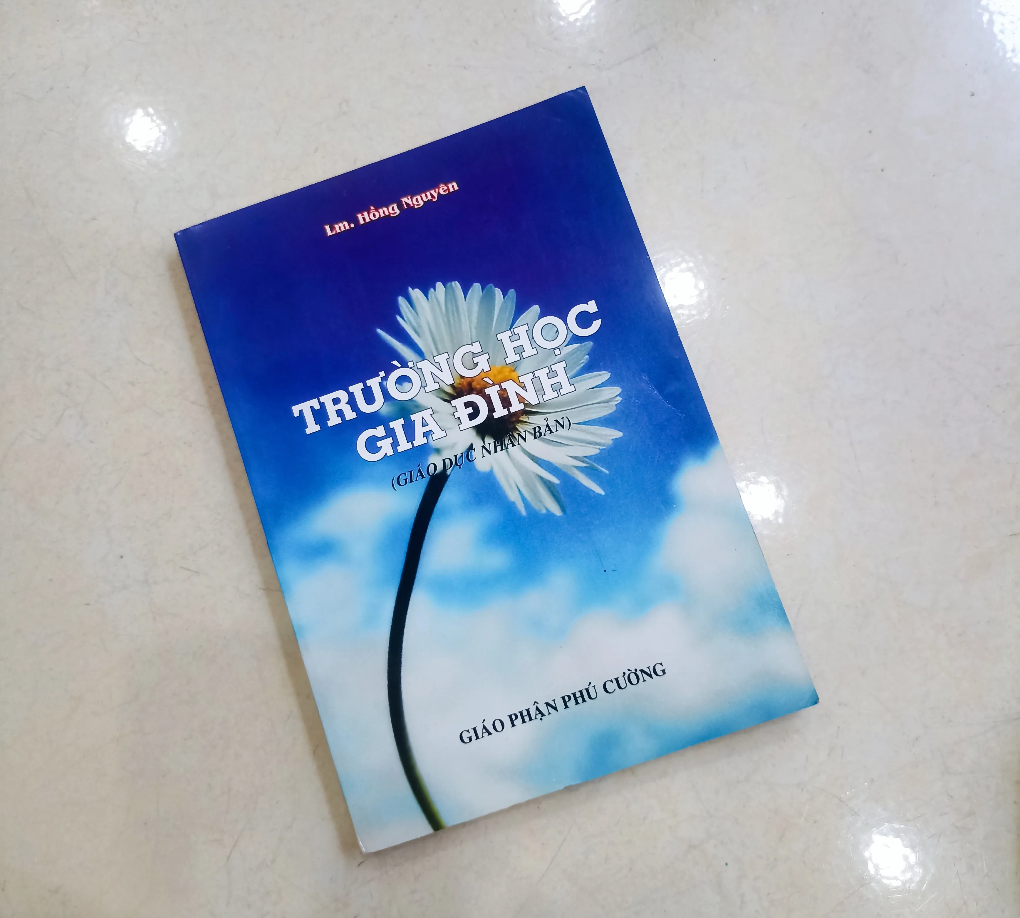 Trường học gia đình - giáo dục nhân bản 🌻 by  - Sách Book Cover - Ngọc Hiển Books