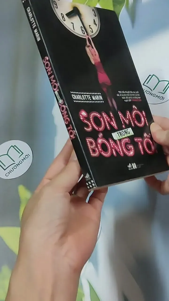 Son môi trong bóng tối - Charlotte Marin 698569