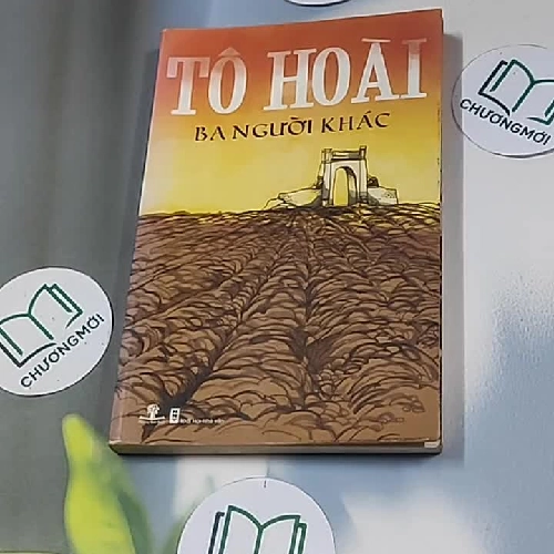 Ba người khác - Tô Hoài