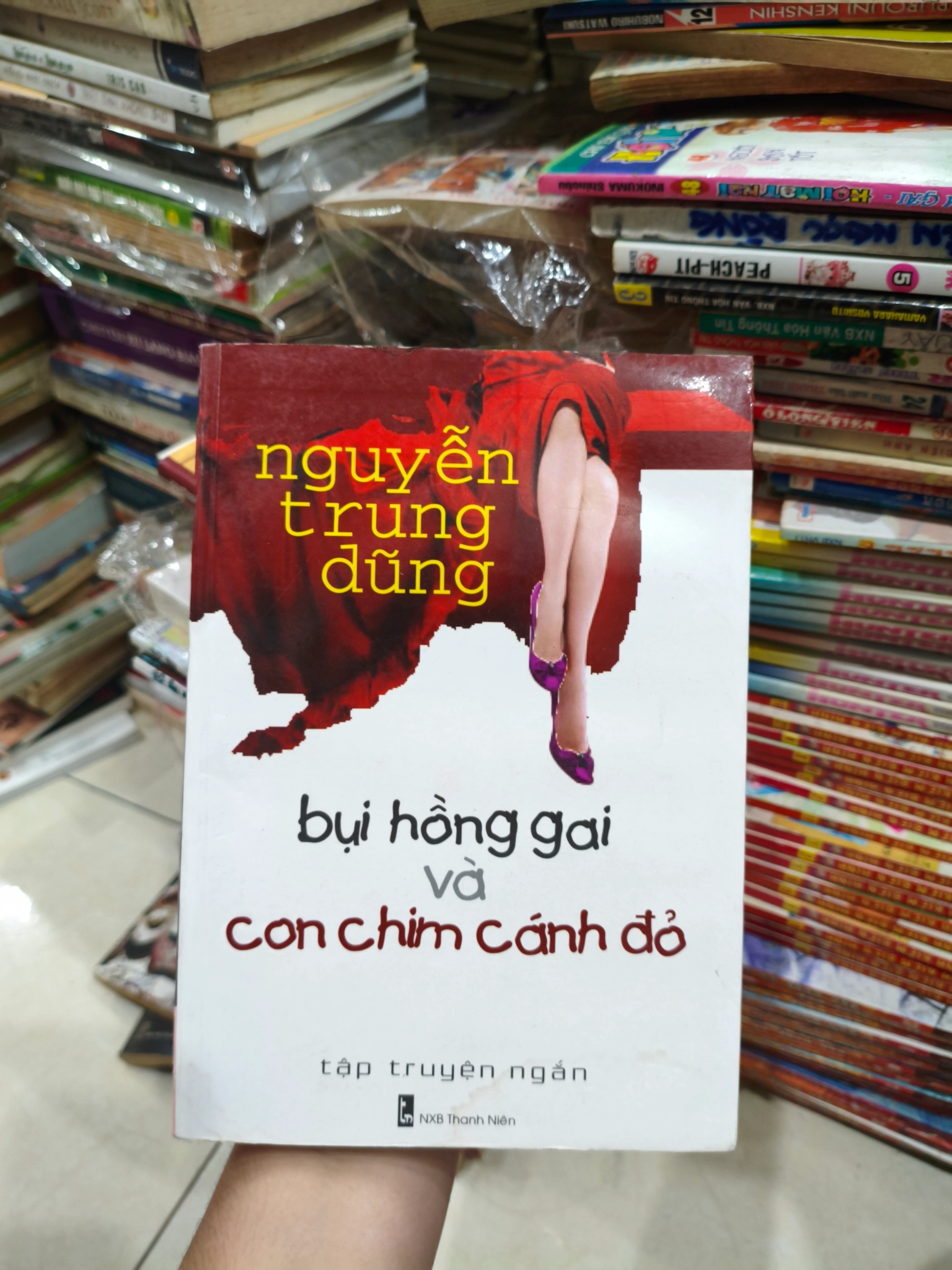 Bụi hồng gai và con chim cánh đỏ 🌱 by  - Sách Book Cover - Ngọc Hiển Books