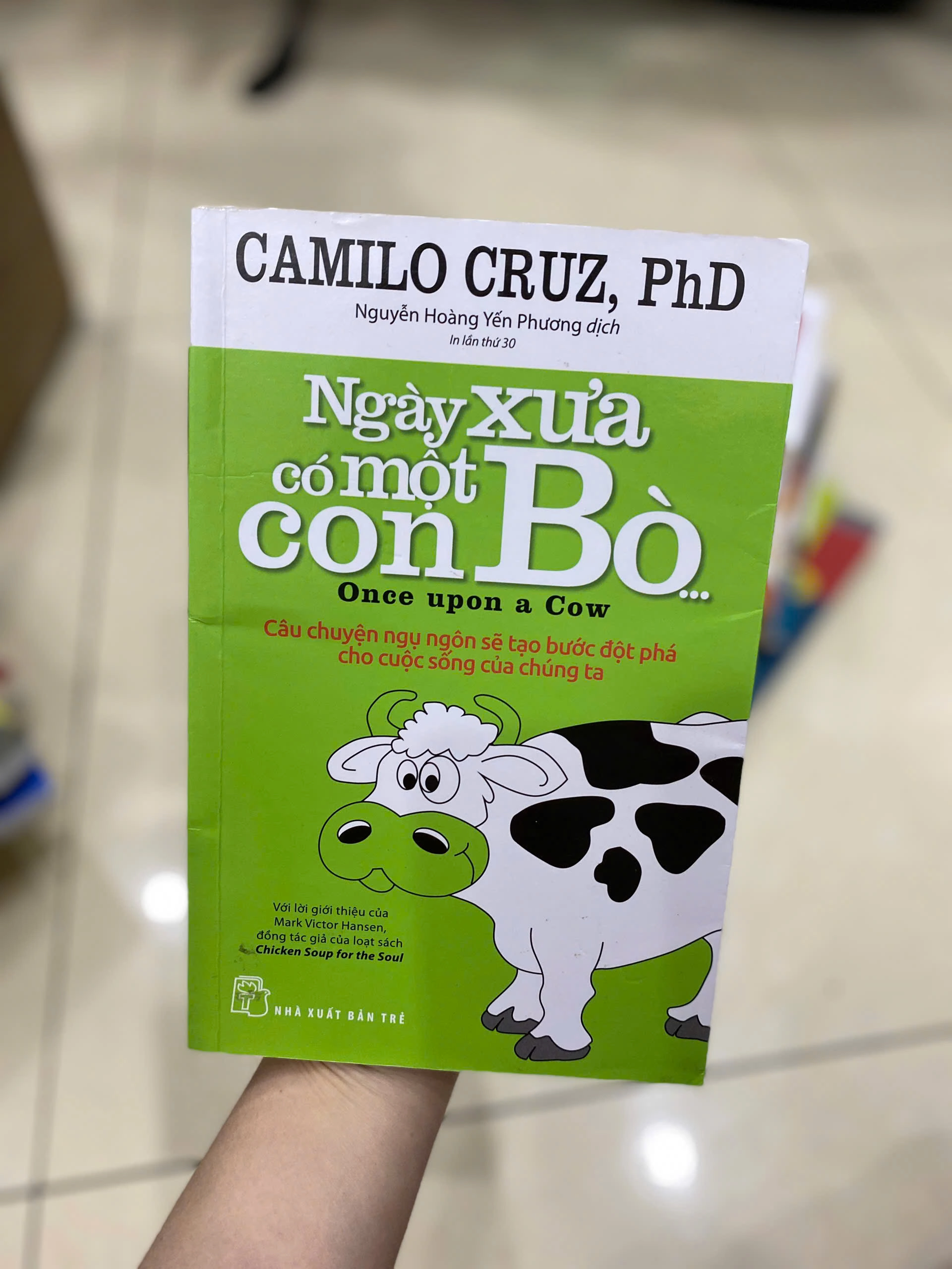 Ngày Xưa Có Một Con Bò… by  - Sách Book Cover - Ngọc Hiển Books