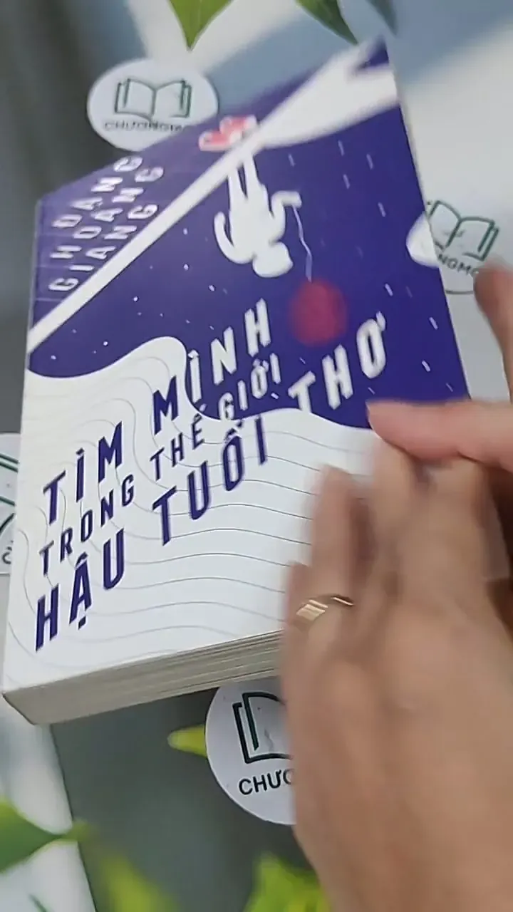 [MIỄN PHÍ BỌC SÁCH] Tìm Mình Trong Thế Giới Hậu Tuổi Thơ - Đặng Hoàng Giang 705625