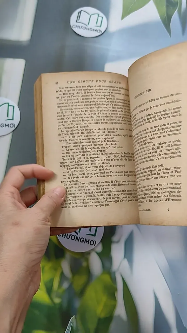 [XƯA] Une cloche pour Adano (1945) - John Hersey 754463