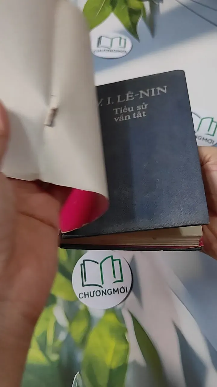[MIỄN PHÍ BỌC SÁCH] V.I. Lê-nin - Tiểu Sử Vắn Tắt 749555