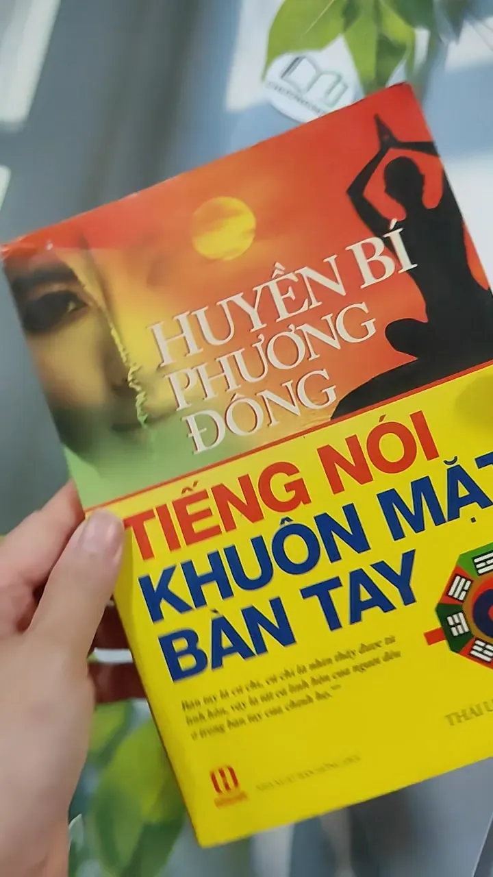Huyền Bí Phương Đông Tiếng Nói Khuôn Mặt Bàn Tay - Thái Uyên & Vũ Đức 776123
