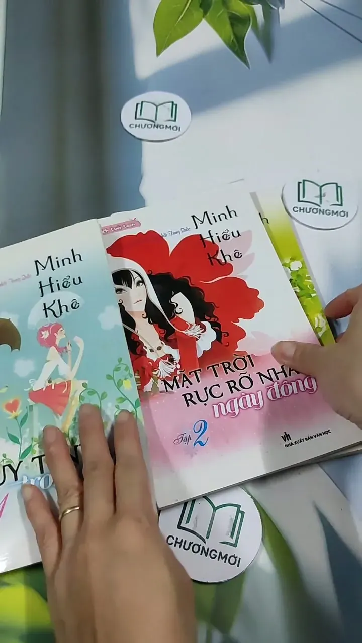 Trọn bộ Minh Hiểu Khê: Thủy tinh trong suốt - Mặt trời rực rỡ nhất ngày đông - Chuyện thầ 705757