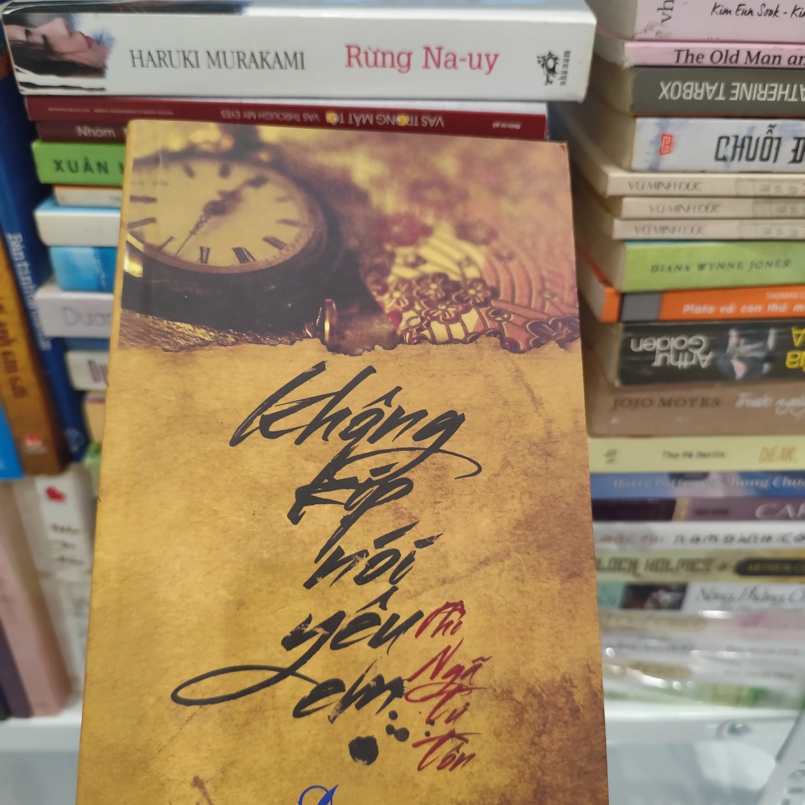 Không kịp nói yêu em - Phỉ Ngã Tư Tồn by  - Sách Book Cover - Ngọc Hiển Books