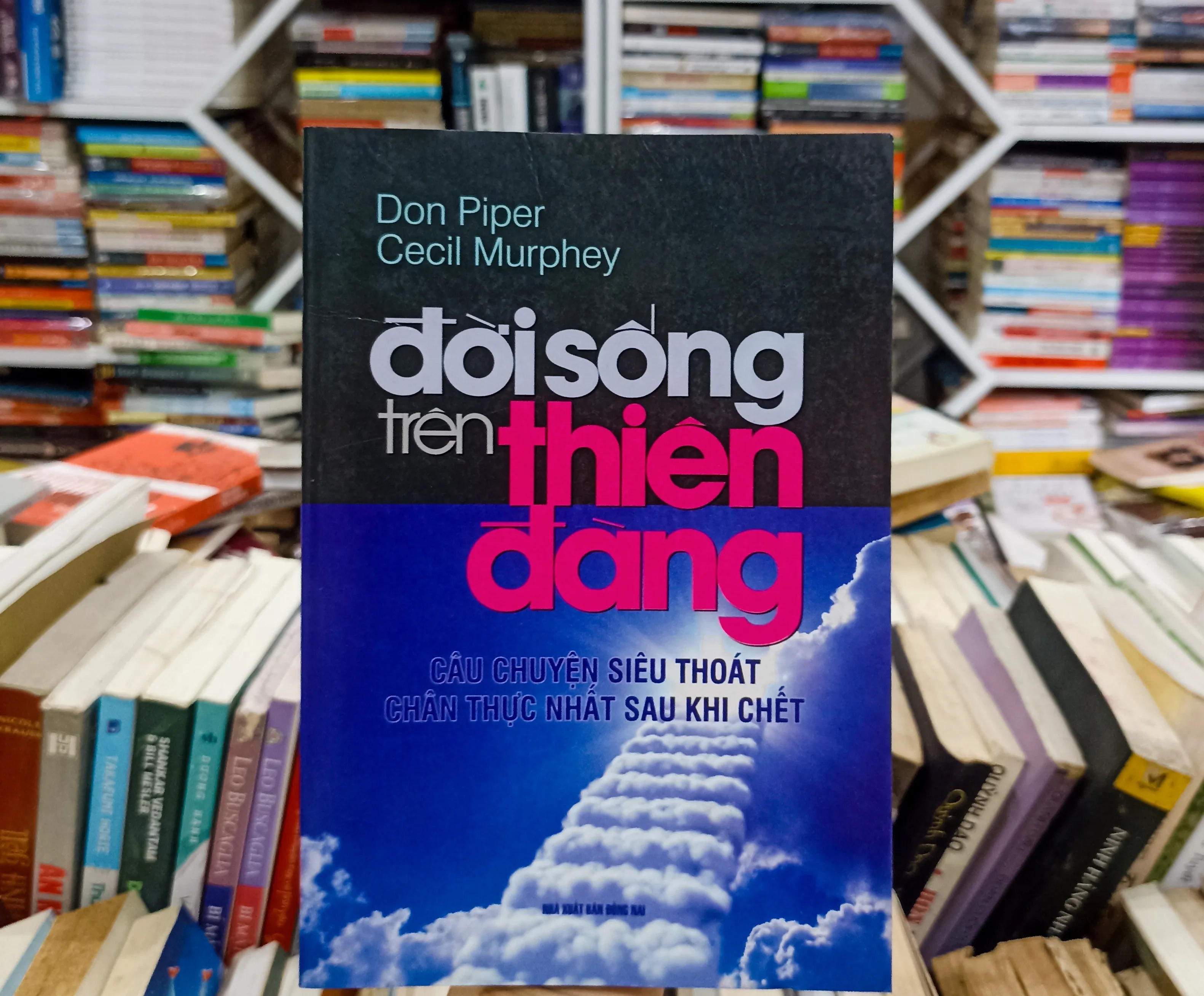 Đời sống trên thiên đàng 🌻 by  - Sách Book Cover - Ngọc Hiển Books