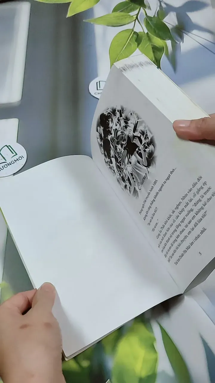 Bong Bóng Mùa Hè: Sợi Ren Lụa Màu Xanh - Minh Hiểu Khê 744757