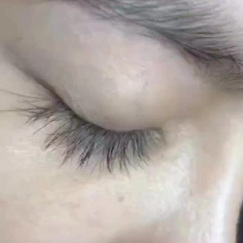 Vuốt dài, dày mi