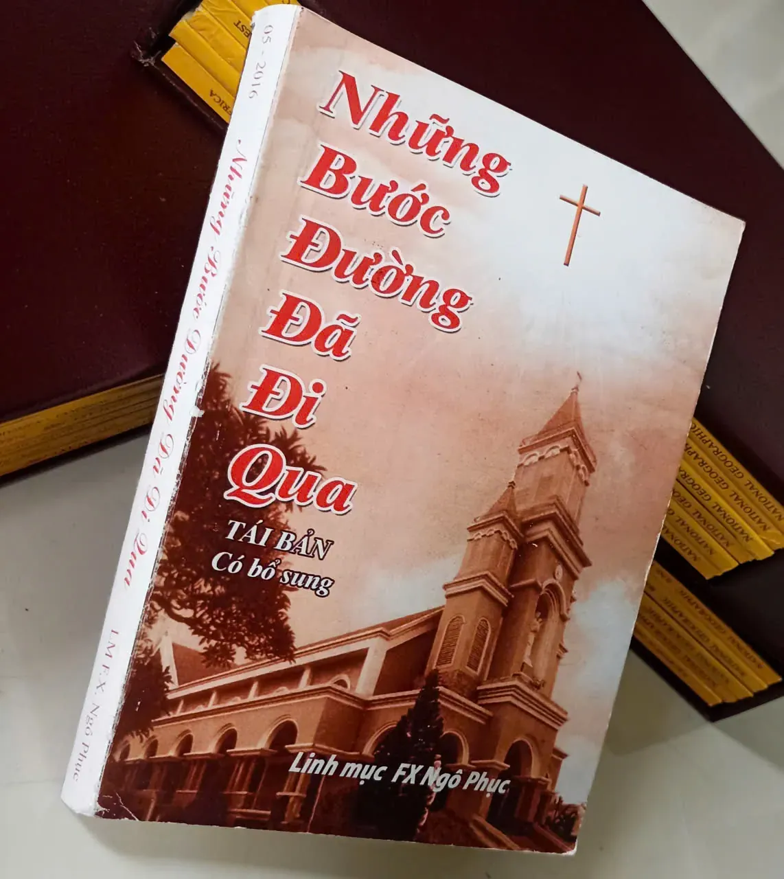 Những Bước Đường Đã Đi Qua🌻 by  - Sách Book Cover - Ngọc Hiển Books