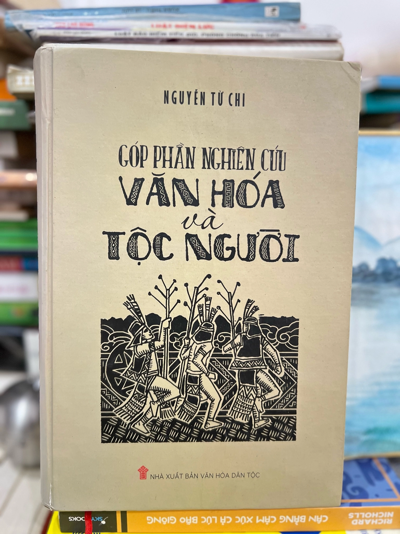 Góp phần nghiên cứu văn hoá và tộc người - Nguyễn Từ Chi - Bìa cứng - dày by  - Sách Book Cover - Ngọc Hiển Books