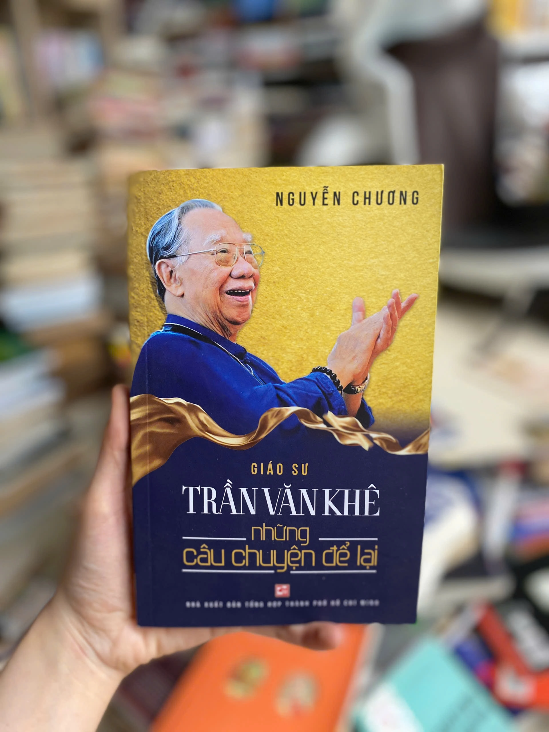 Giáo Sư Trần Văn Khê - Những Câu Chuyện Để Lại by Nguyễn Chương - Sách Book Cover - Ngọc Hiển Books