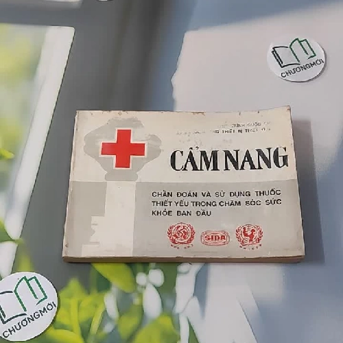 [MIỄN PHÍ BỌC SÁCH] [XƯA] Cẩm Nang Chẩn Đoán Và Sử Dụng Thuốc Thiết Yếu Trong Chăm Sóc Sức Khoẻ Ban Đầu (1984) - Bộ Y Tế