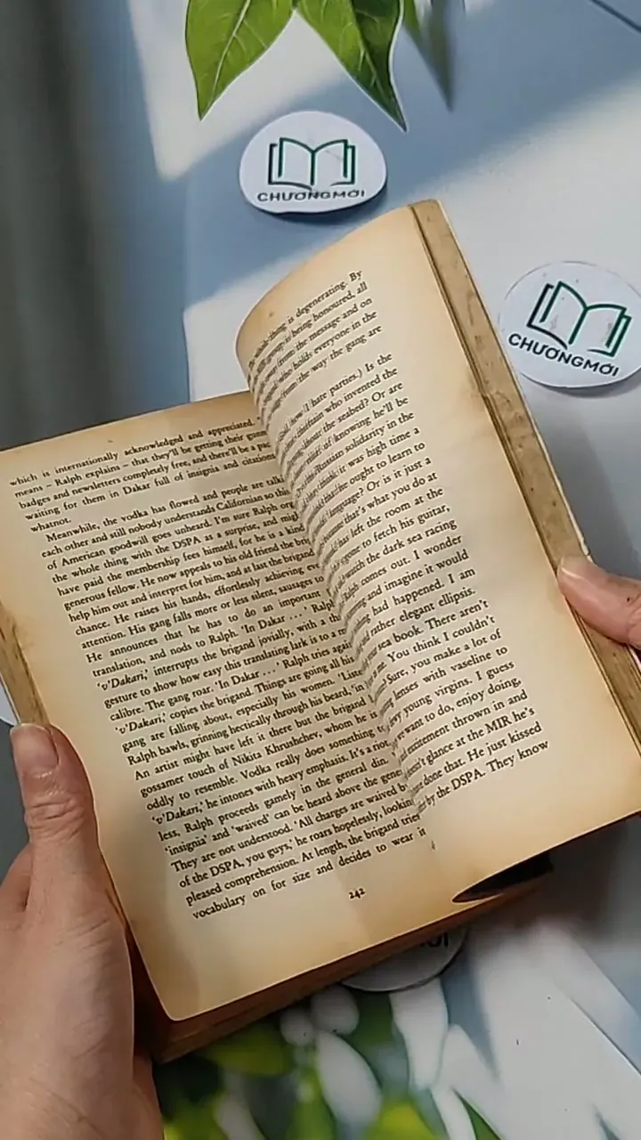 [MIỄN PHÍ BỌC SÁCH] Three Miles Down - James Hamilton-Paterson 703105