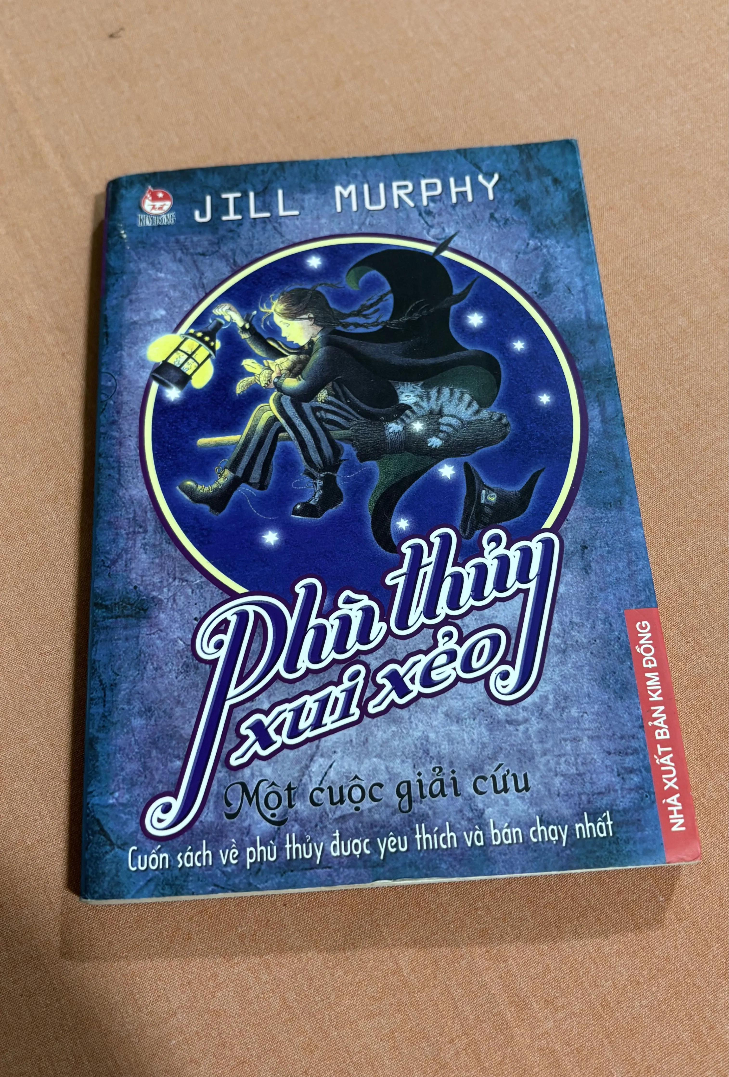 Phù thuỷ xui xẻo 🌊 by  - Sách Book Cover - Ngọc Hiển Books