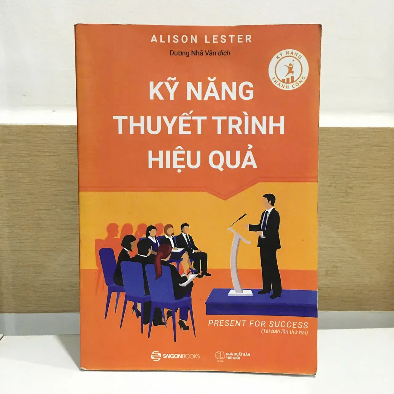 Kỹ Năng Thuyết Trình Hiệu Quả by Alison Lester - Sách Book Cover - Ngọc Hiển Books