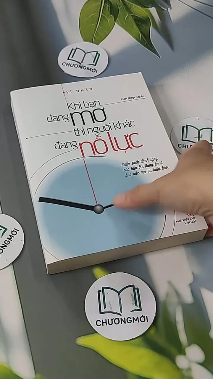 Khi Bạn Đang Mơ Thì Người Khác Đang Nỗ Lực - Vĩ Nhân 705607