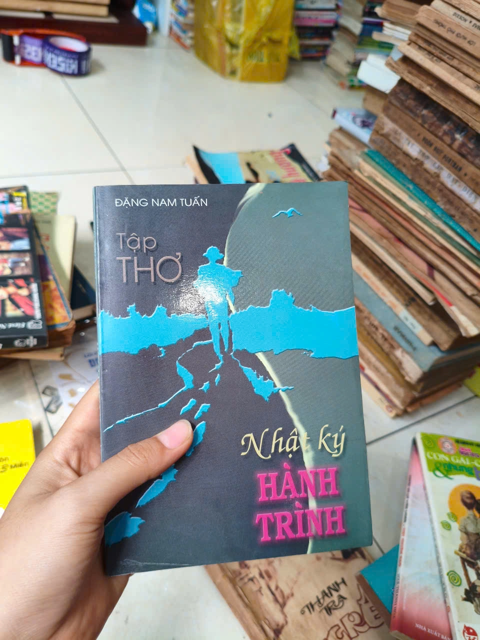 nhâtj ký hành trình 🌳 by  - Sách Book Cover - Ngọc Hiển Books