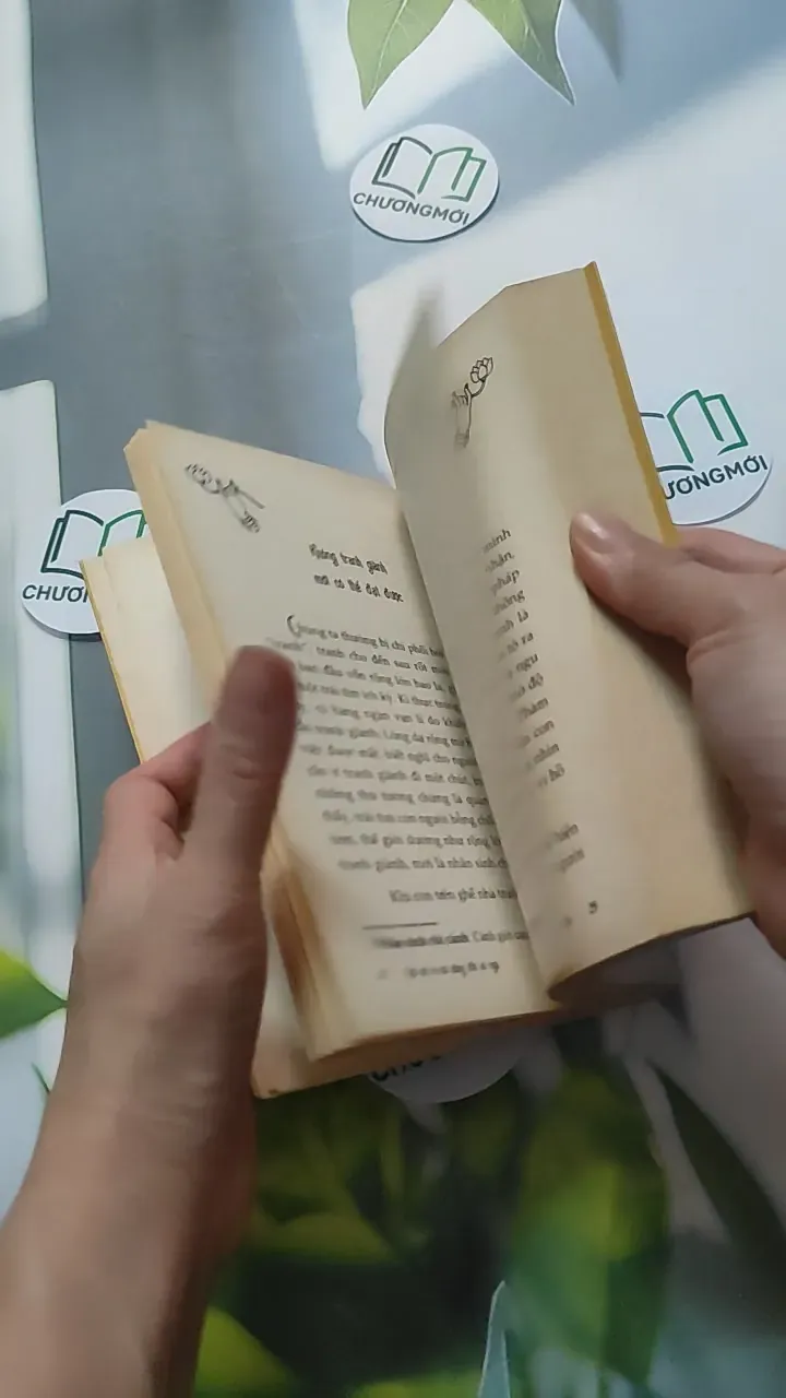 Chớ Vội Vã Dù Dòng Đời Xô Ngã - Gyatso Rinpoche 787041