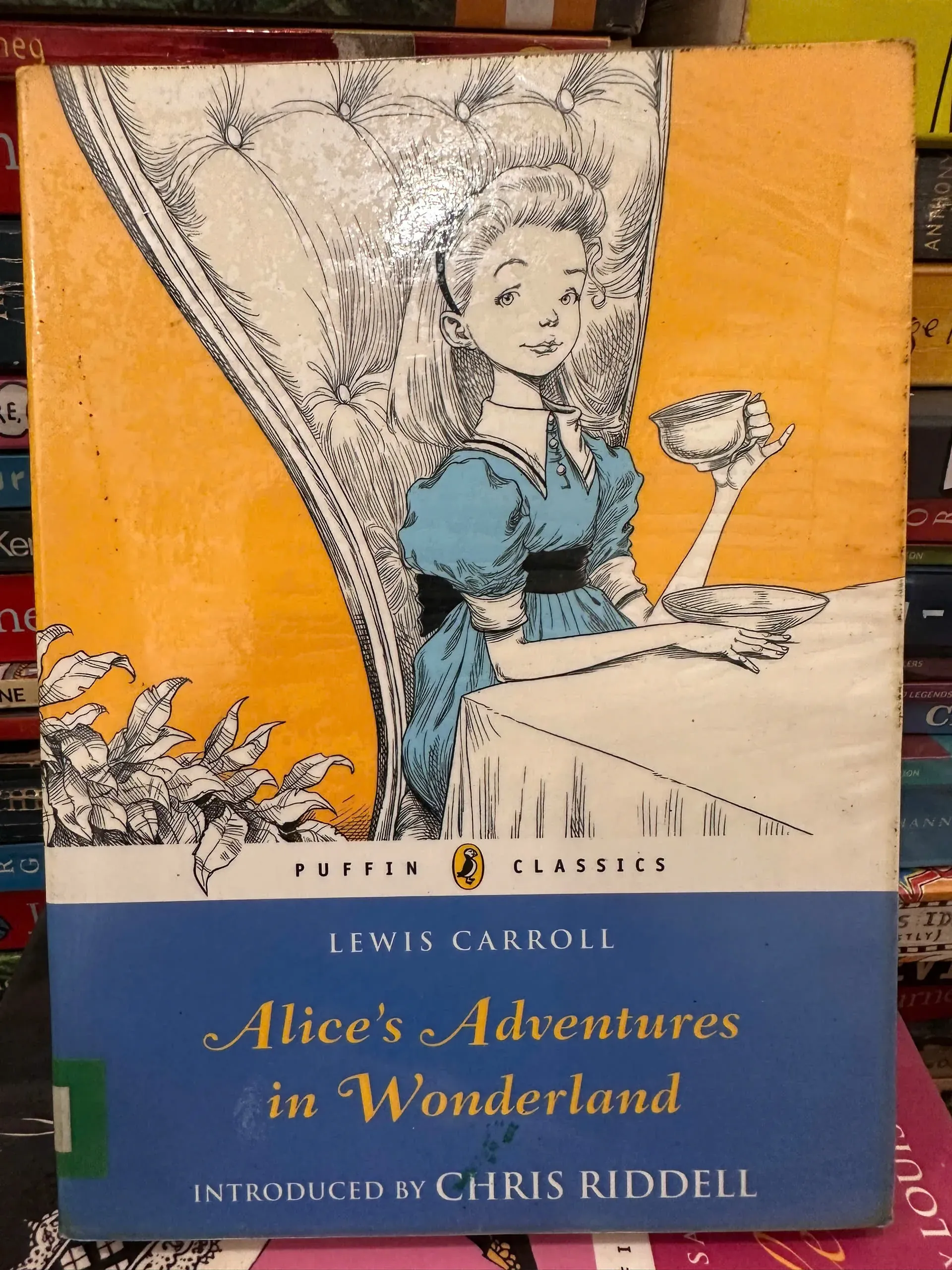 Alice's Adventures in Wonderland by Lewis Carroll by  - Sách Book Cover - Ngọc Hiển Books