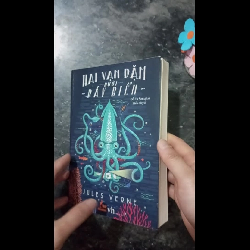 Pass nhanh: Hai Vạn Dặm Dưới Đáy Biển - Jules Verne (Sách mới 90%)