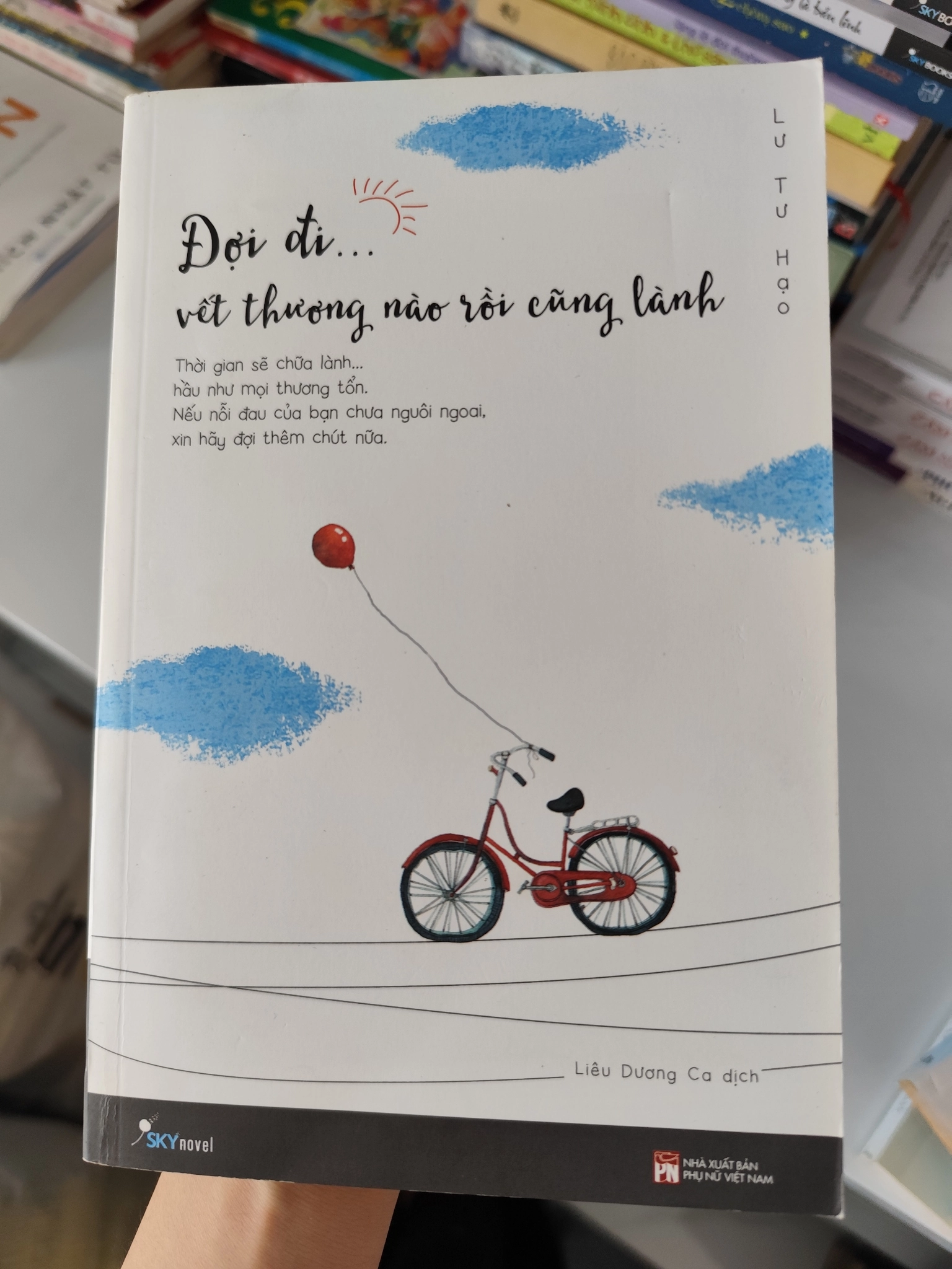 Đợi đi vết thương nào rồi cũng lành by  - Sách Book Cover - Ngọc Hiển Books