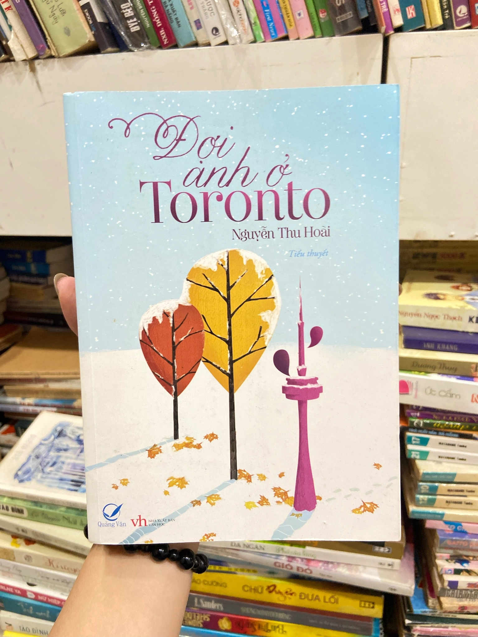 Đợi anh ở toronto ⚖️ by  - Sách Book Cover - Ngọc Hiển Books