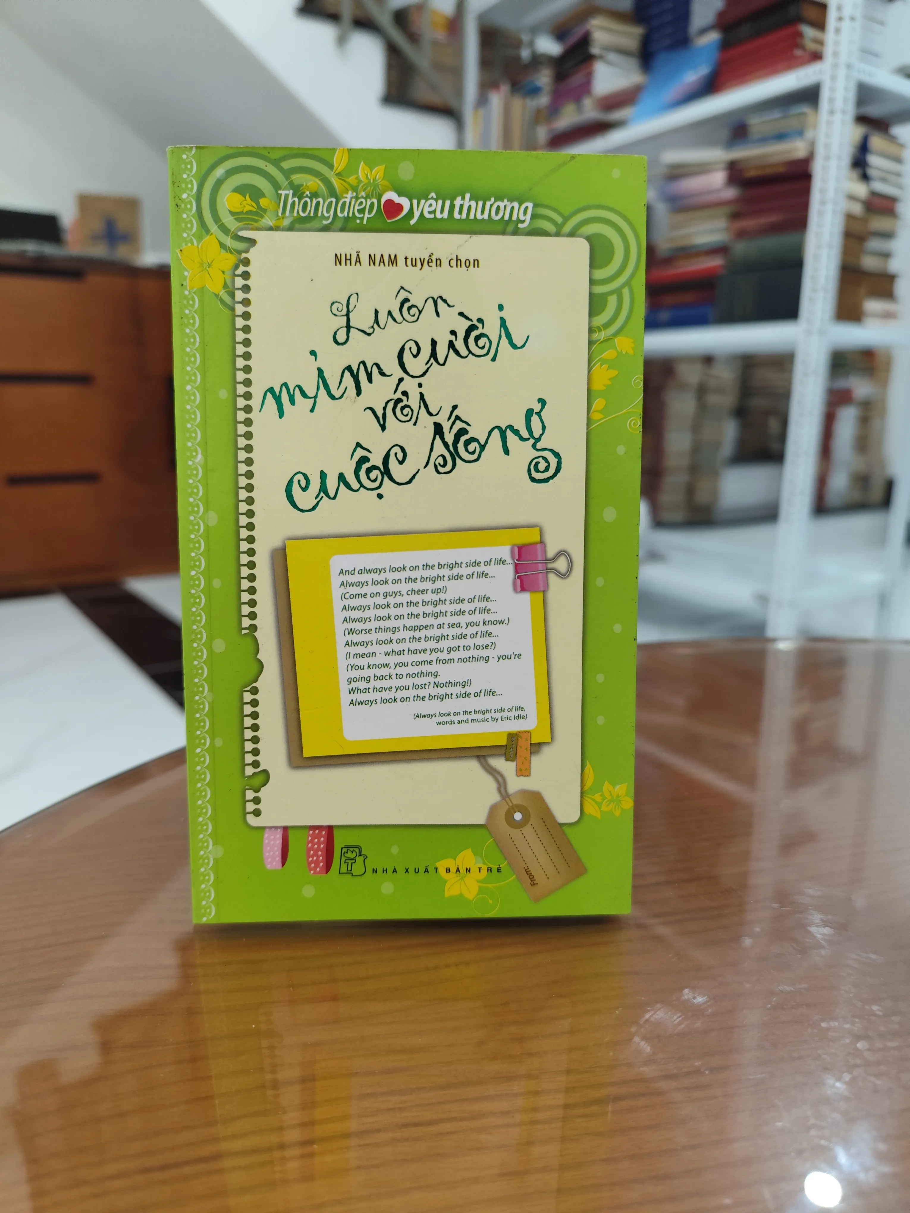 Luôn mỉm cười với cuộc sống by  - Sách Book Cover - Ngọc Hiển Books