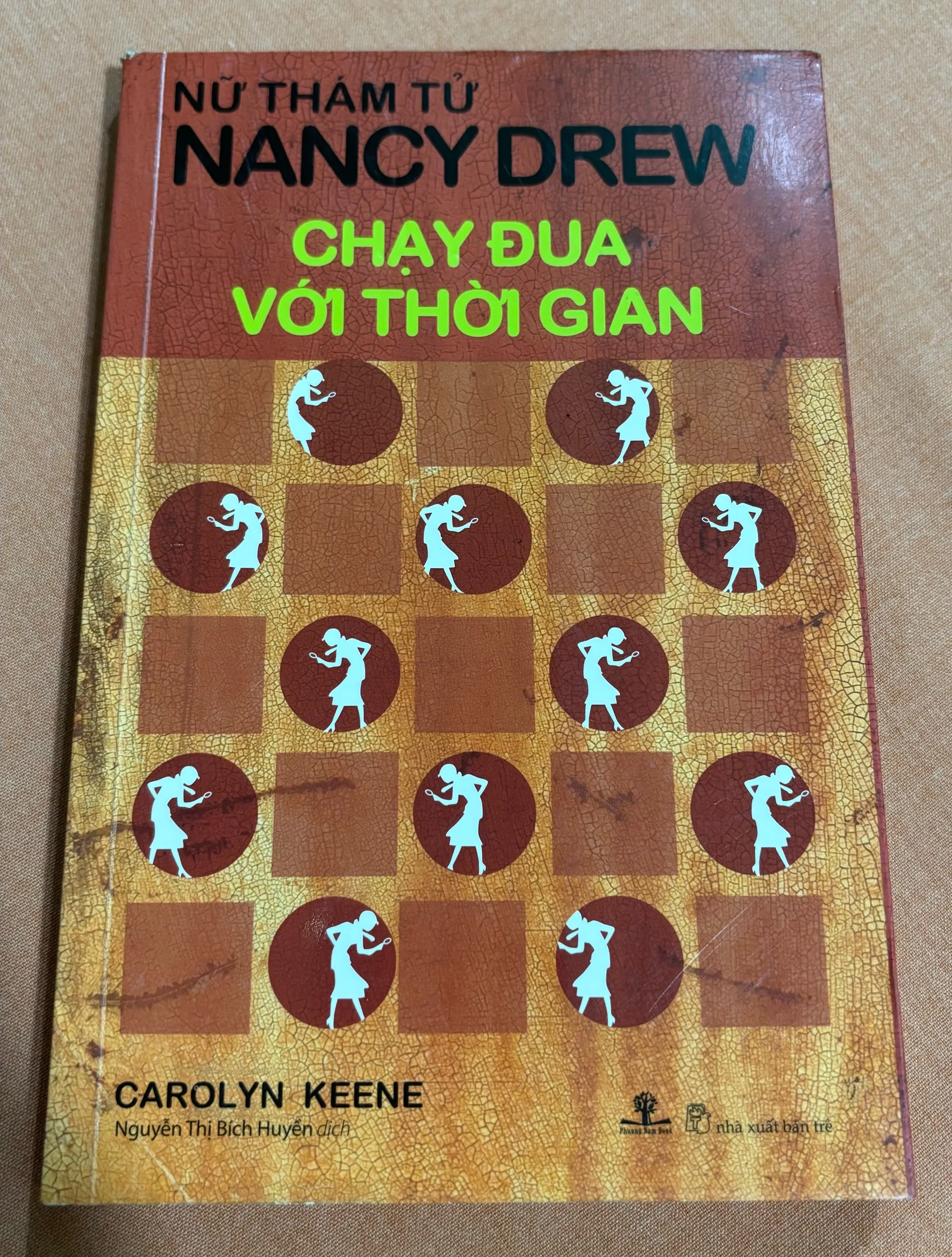 Nancy Drew Chạy đua với thời gian 🌊 by  - Sách Book Cover - Ngọc Hiển Books