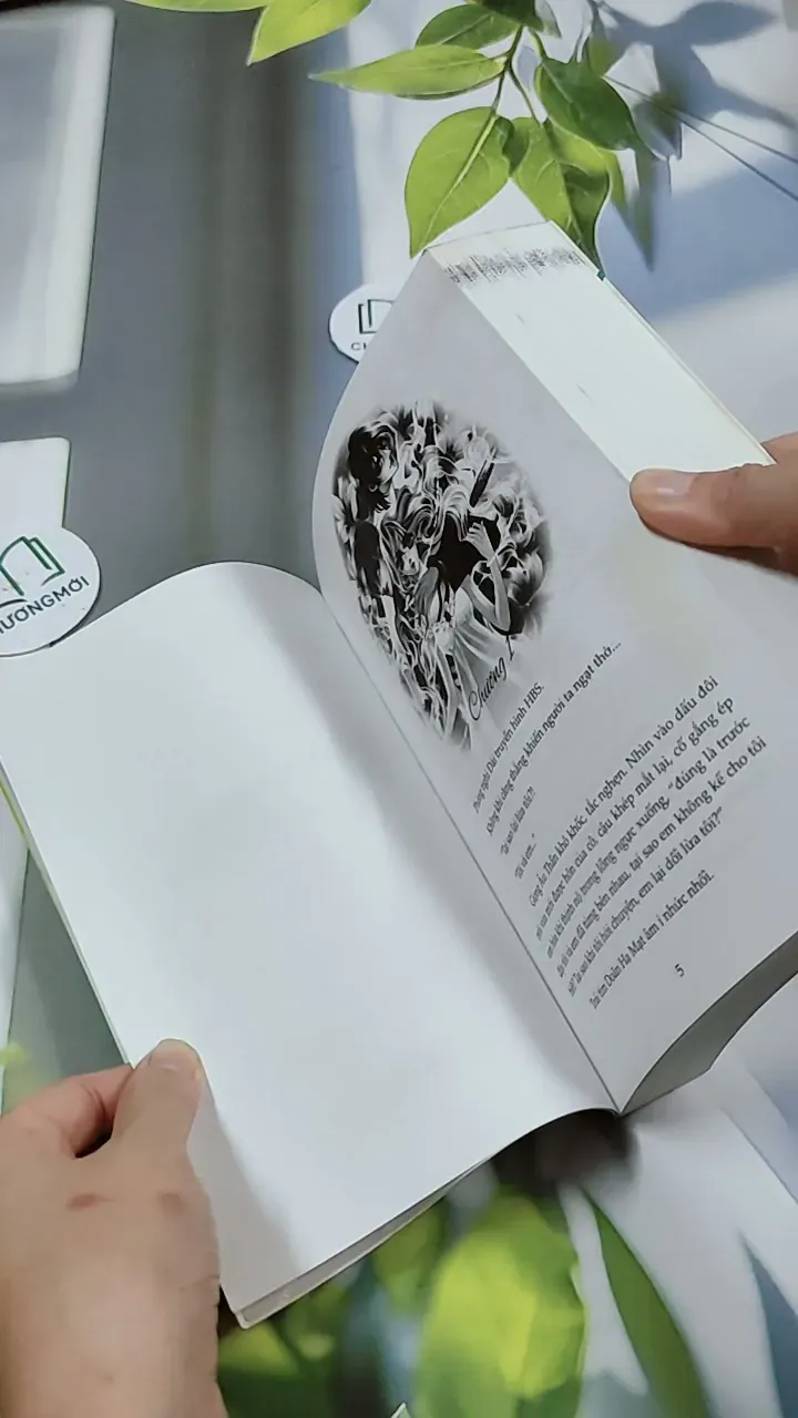 Bong Bóng Mùa Hè: Sợi Ren Lụa Màu Xanh - Minh Hiểu Khê 744757