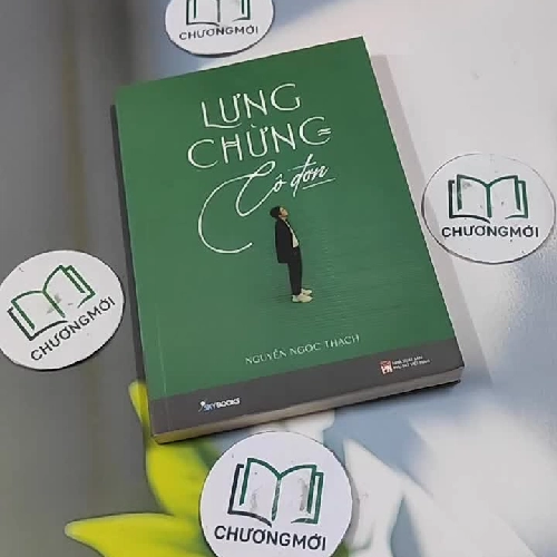 Lưng Chừng Cô Đơn - Nguyễn Ngọc Thạch