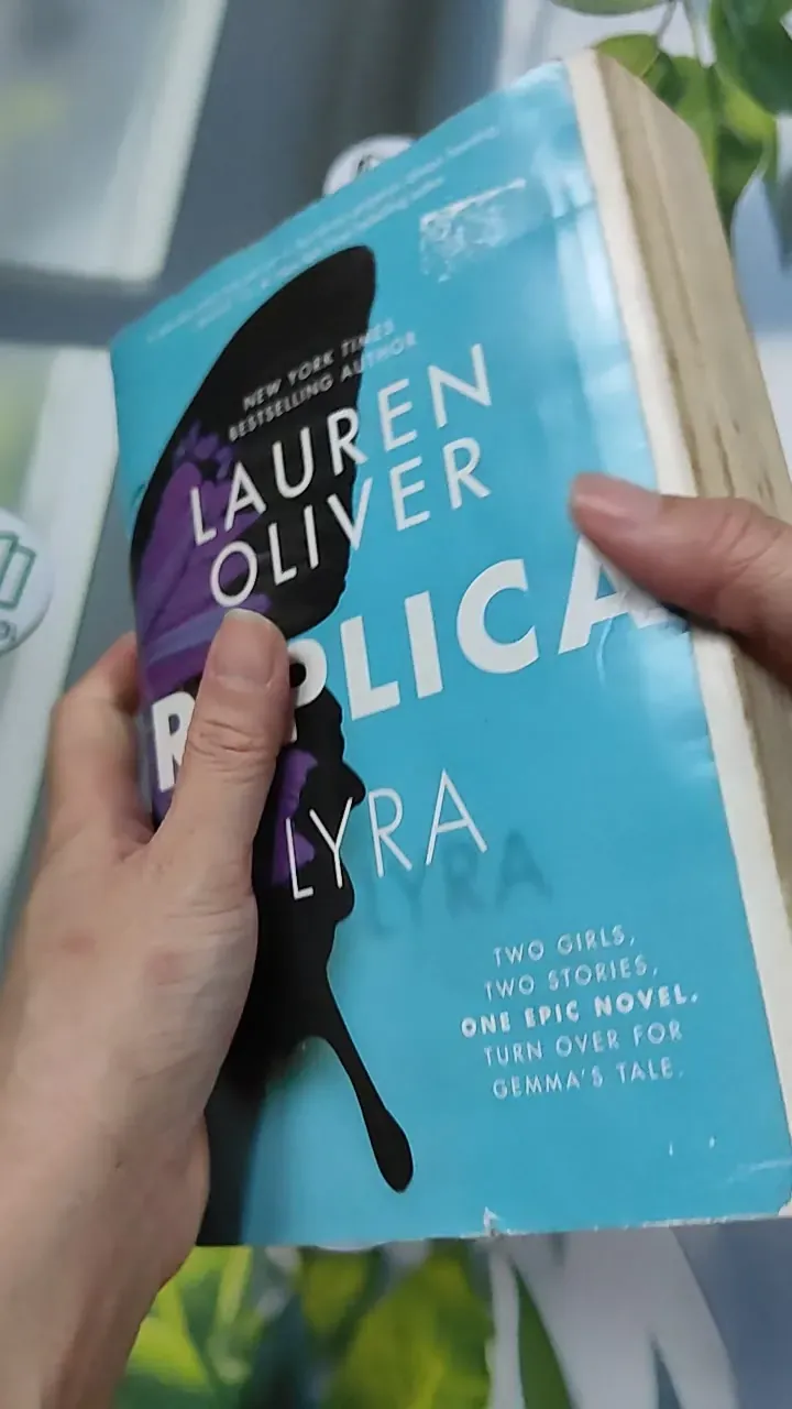 [MIỄN PHÍ BỌC SÁCH] Replica Gemma/Lyra - Lauren Oliver 754536