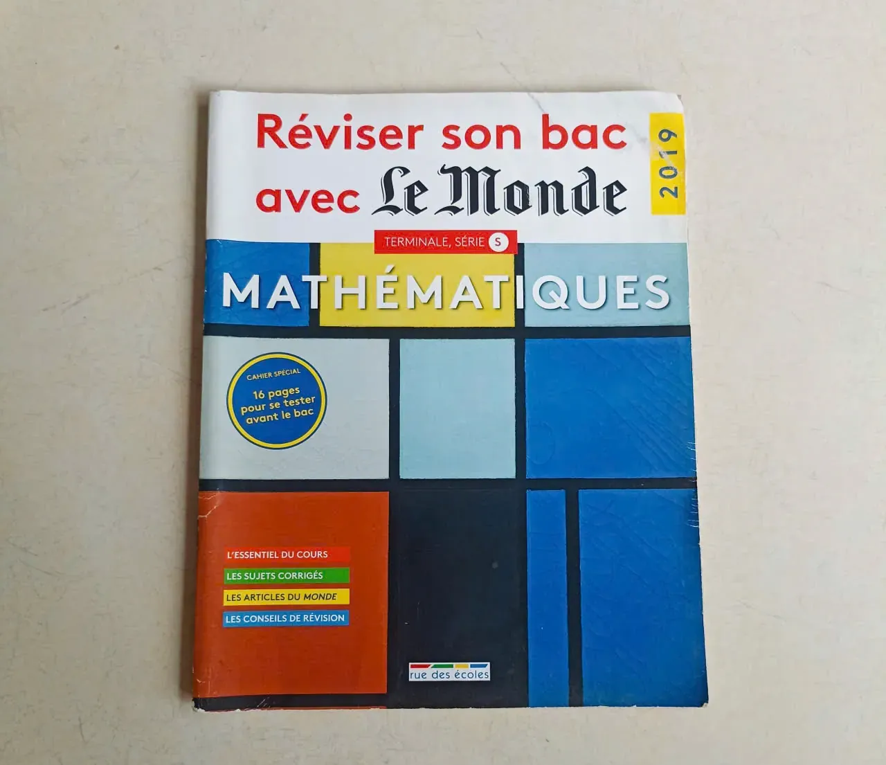 Reviser Son Bac Avec Le Monde MATHeMATIQUES 🌻 by  - Sách Book Cover - Ngọc Hiển Books