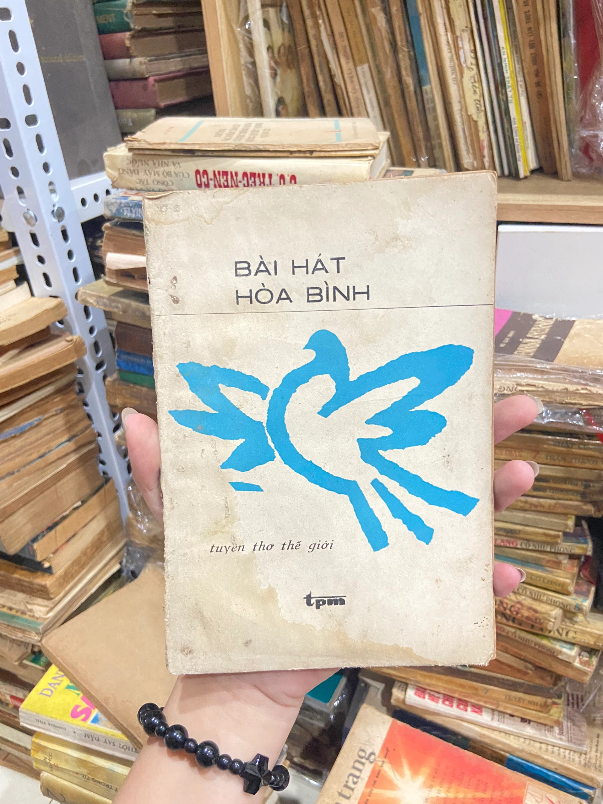 Bài Hát Hòa Bình - Tuyển thơ thế giới by  - Sách Book Cover - Ngọc Hiển Books