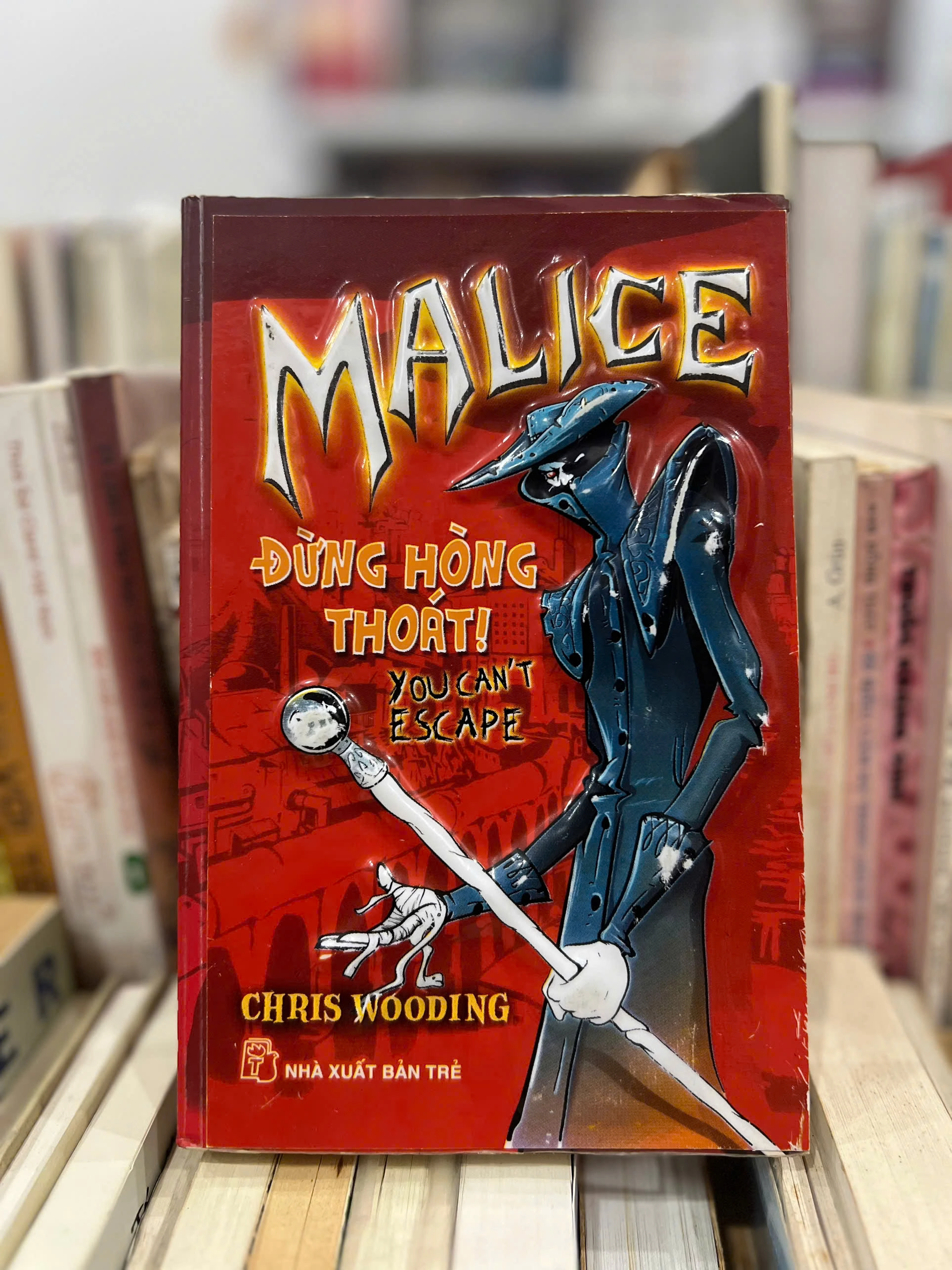 Malice - Đừng Hòng Thoát! by Chris Wooding - Sách Book Cover - Ngọc Hiển Books