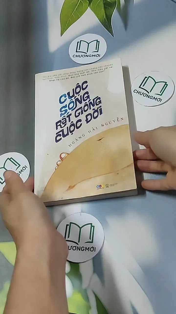 Cuộc sống rất giống cuộc đời 698587