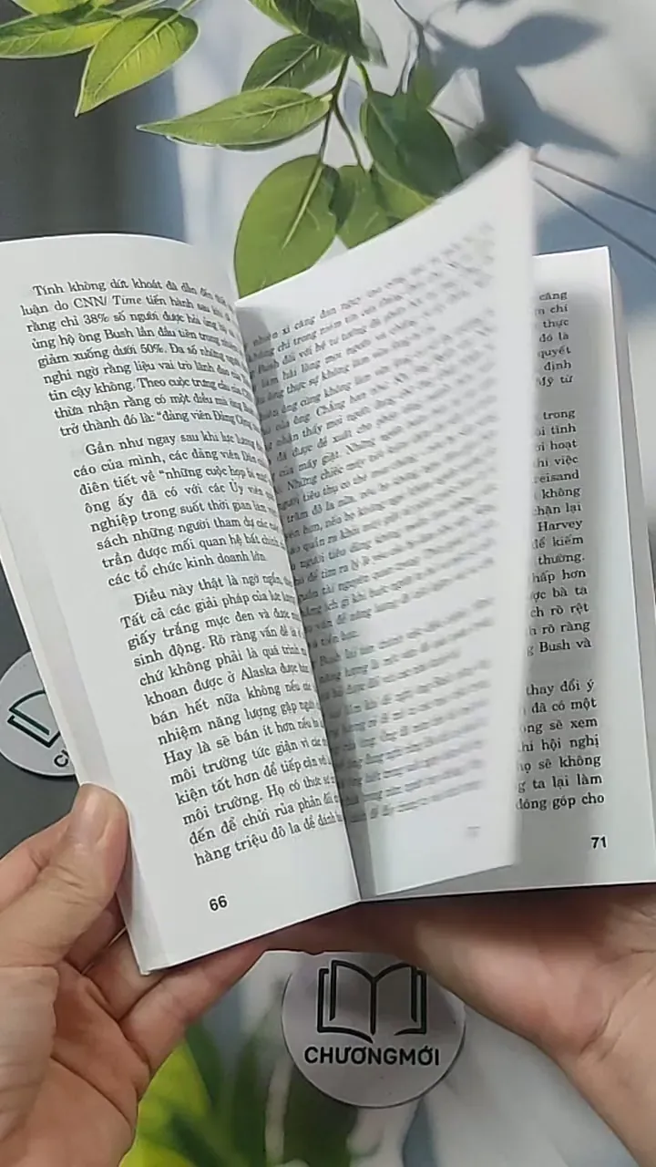 Nhân vật chính: Sự thật về Tổng thống Bush bên trong Nhà Trắng - David Frum 688540