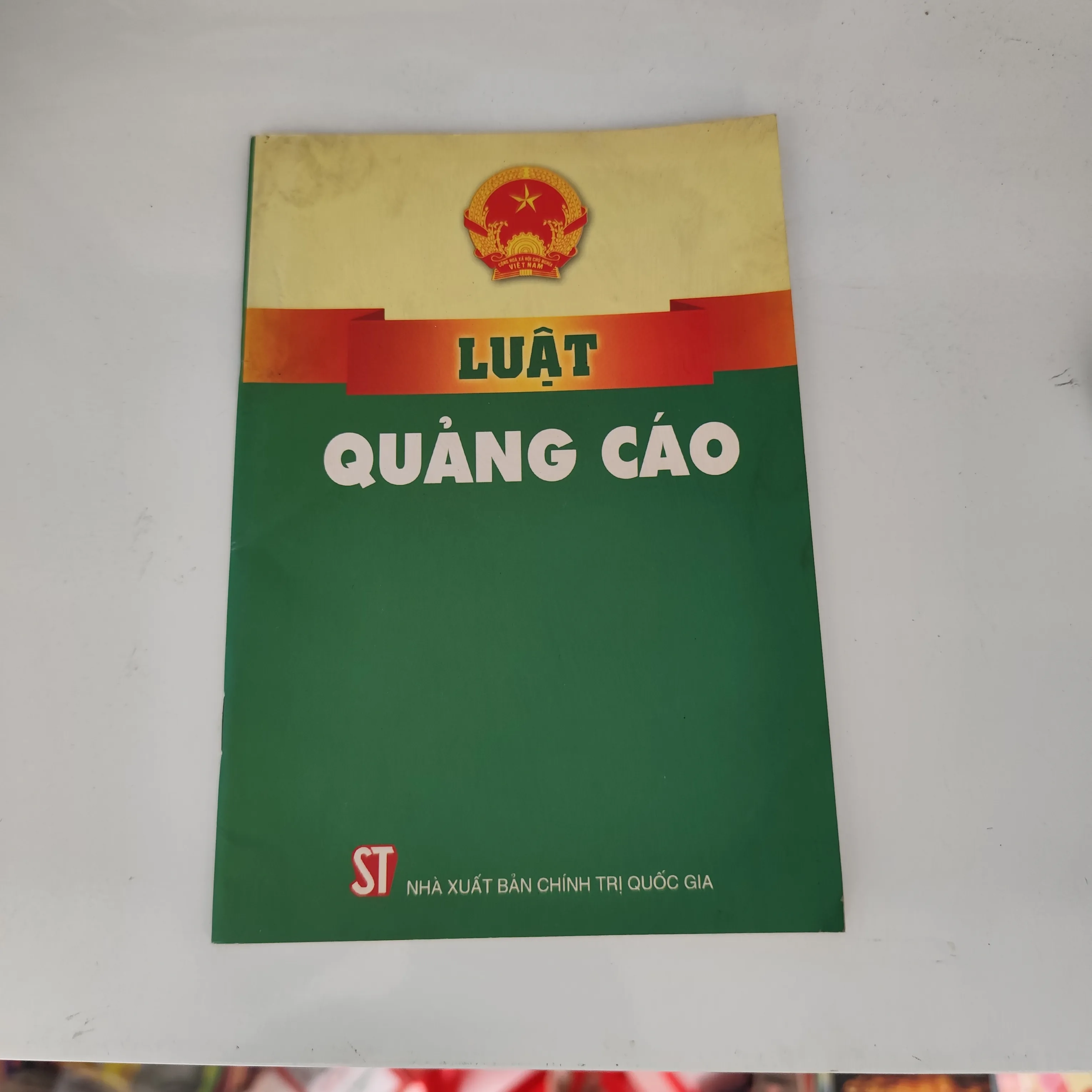 Luật quảng cáo by  - Sách Book Cover - Ngọc Hiển Books