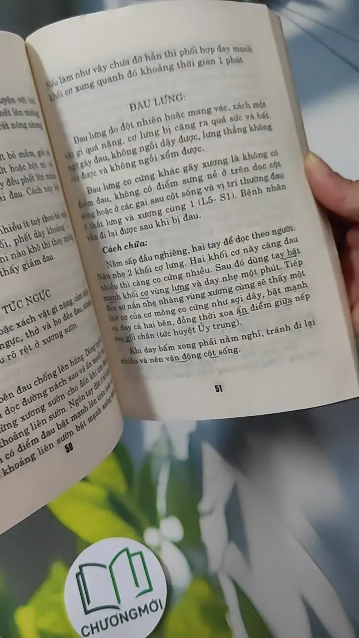 Cẩm Nang Thầy Thuốc Gia Đình: Chữa Bệnh Không Dùng Thuốc - Lê Minh 780842