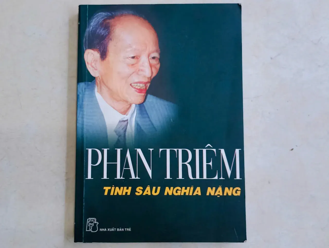 PHAN TRIÊM: TÌNH SÂU NGHĨA NẶNG🌻 by  - Sách Book Cover - Ngọc Hiển Books