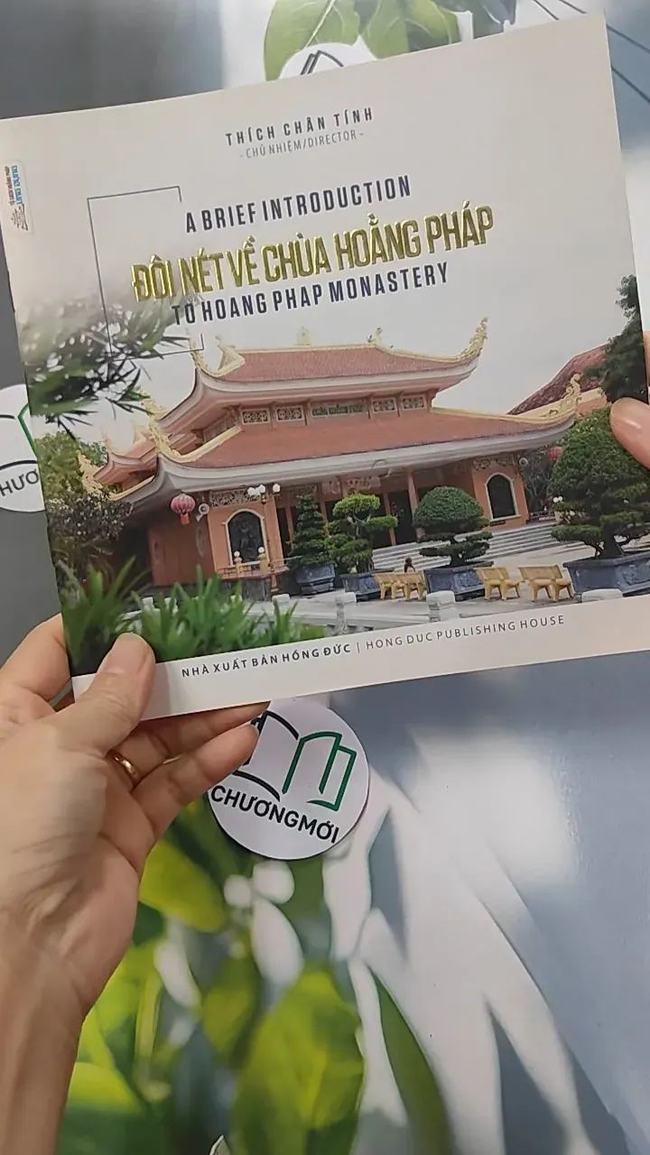 Đôi Nét Về Chùa Hoằng Pháp - Song Ngữ - Thích Chân Tính 775957