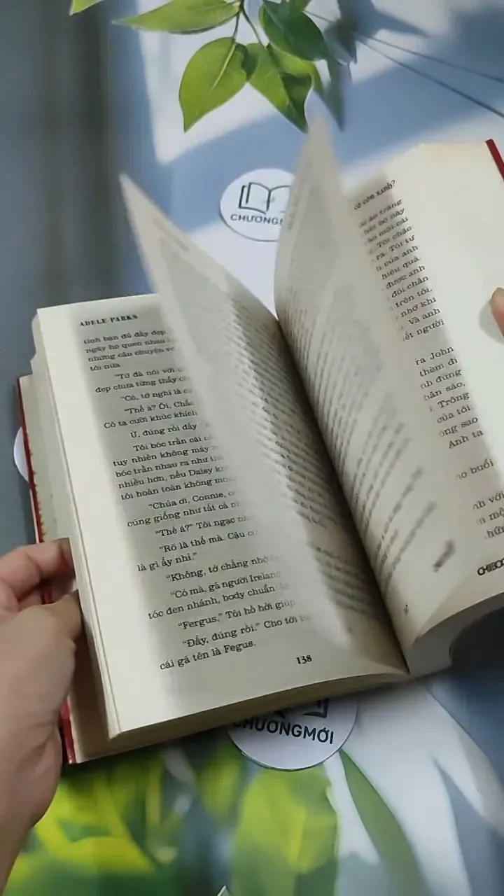 Bên Kia Đồi Cỏ Còn Xanh? - Adele Parks 707251