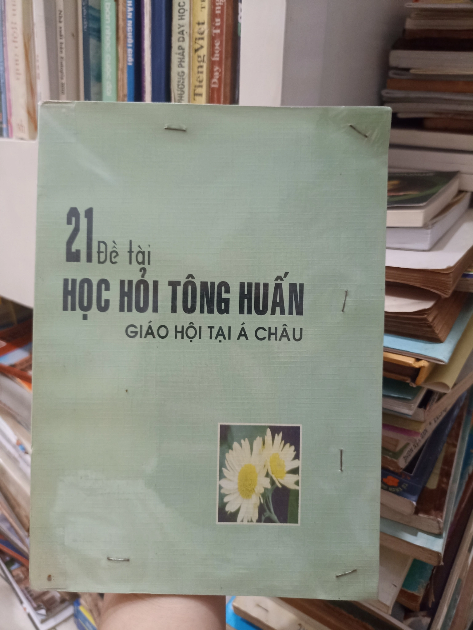 21 Đề Tài Học Hỏi Tông Huấn Giáo Hội Tại Á Châu 🌻 by  - Sách Book Cover - Ngọc Hiển Books