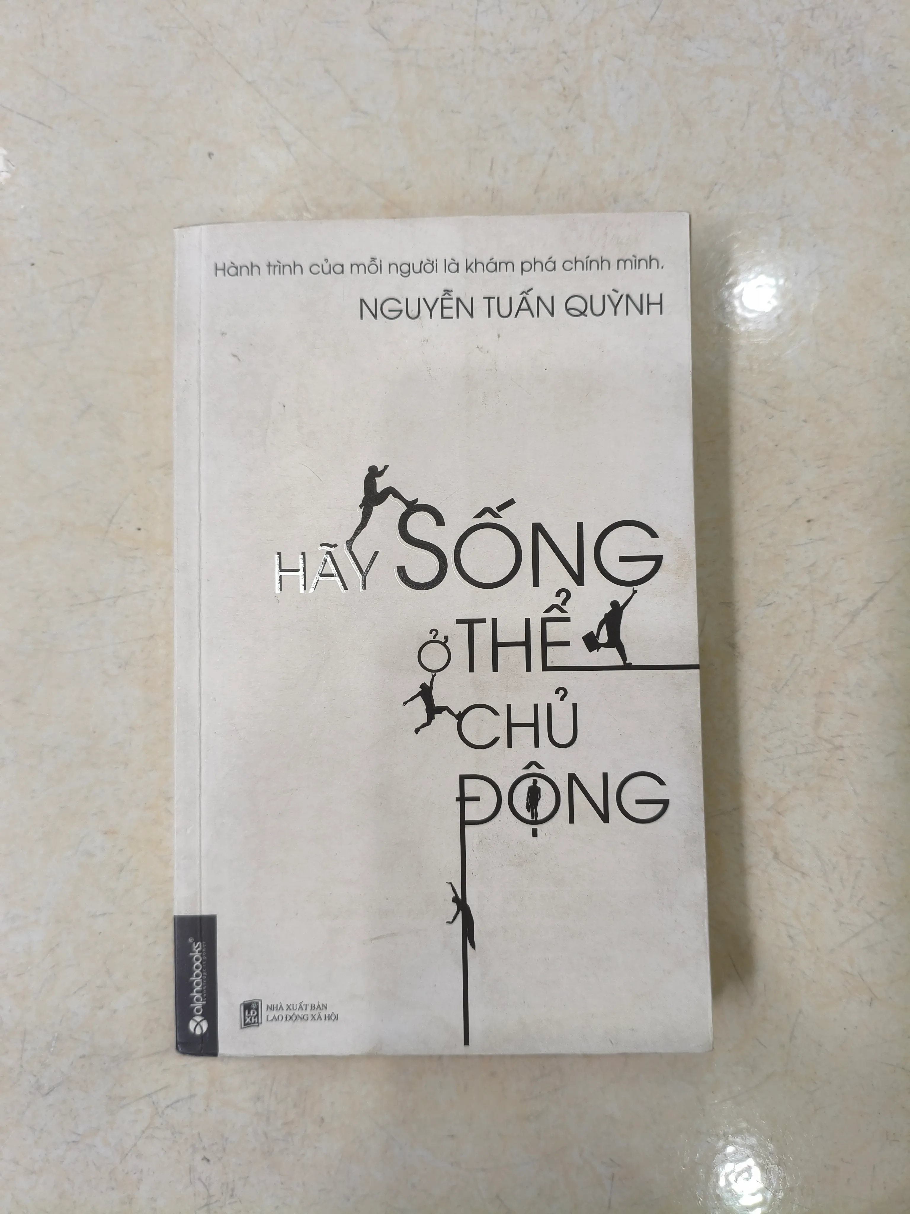 Hãy sống ở thế chủ động 🌱 by  - Sách Book Cover - Ngọc Hiển Books
