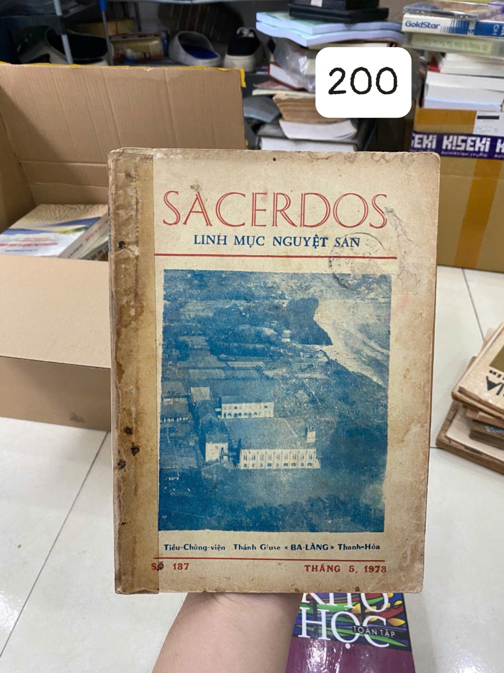 SACERDOS - Linh Mục Nguyệt San by Roger Faligot - Sách Book Cover - Ngọc Hiển Books