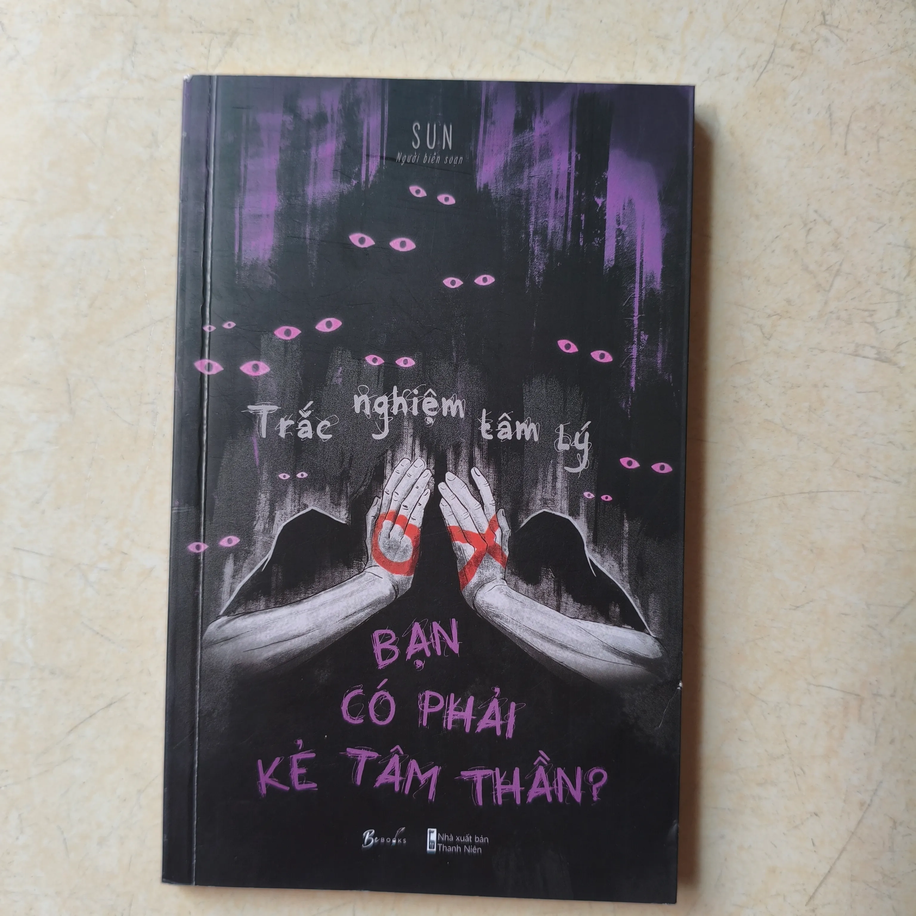 Trắc nghiệm tâm kí bạn có phải kẻ tâm thần 🌱 by  - Sách Book Cover - Ngọc Hiển Books