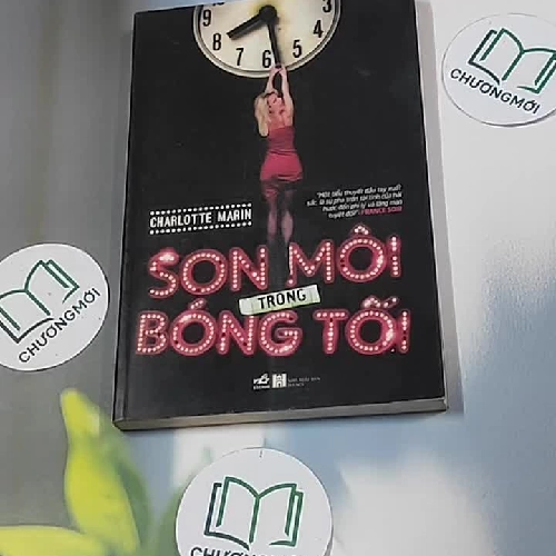 Son môi trong bóng tối - Charlotte Marin