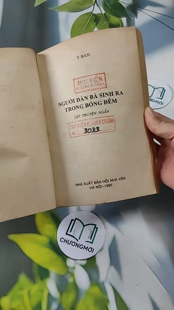 Người Đàn Bà Sinh Ra Trong Bóng Đêm - Y Ban 713832